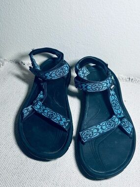 Teva Blue Pattern Strap Sandals